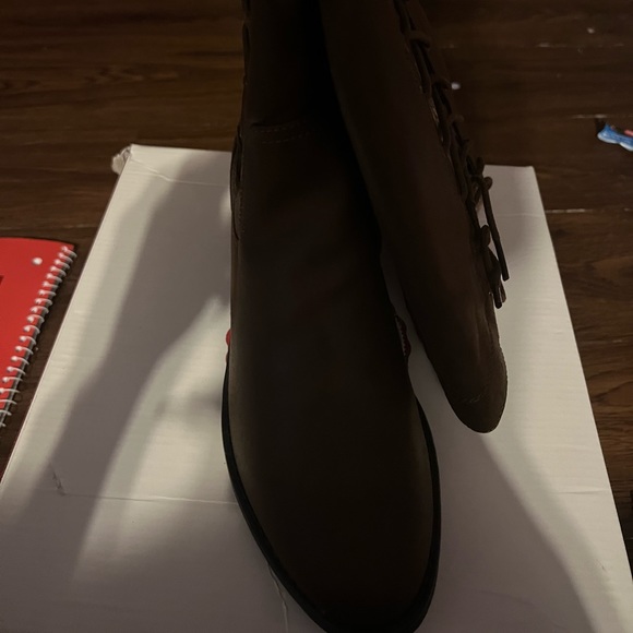 Worn maybe once - Picture 2 of 3